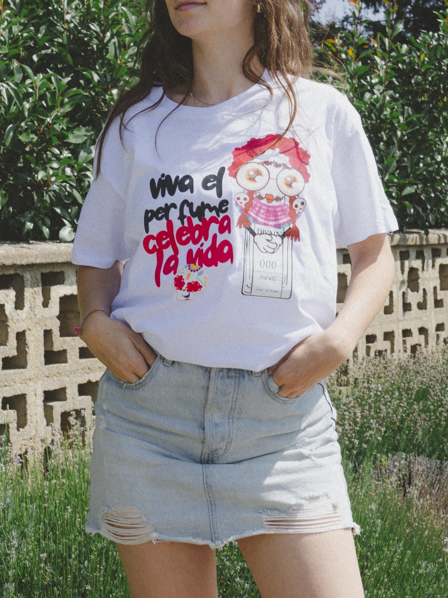 Camiseta DIVAIN "Viva el Perfume, Celebra la Vida"